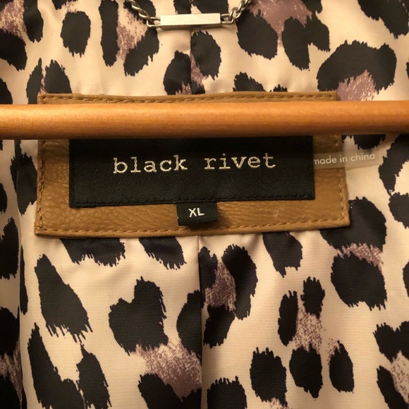 Black Rivet trench - Picture 4 of 8